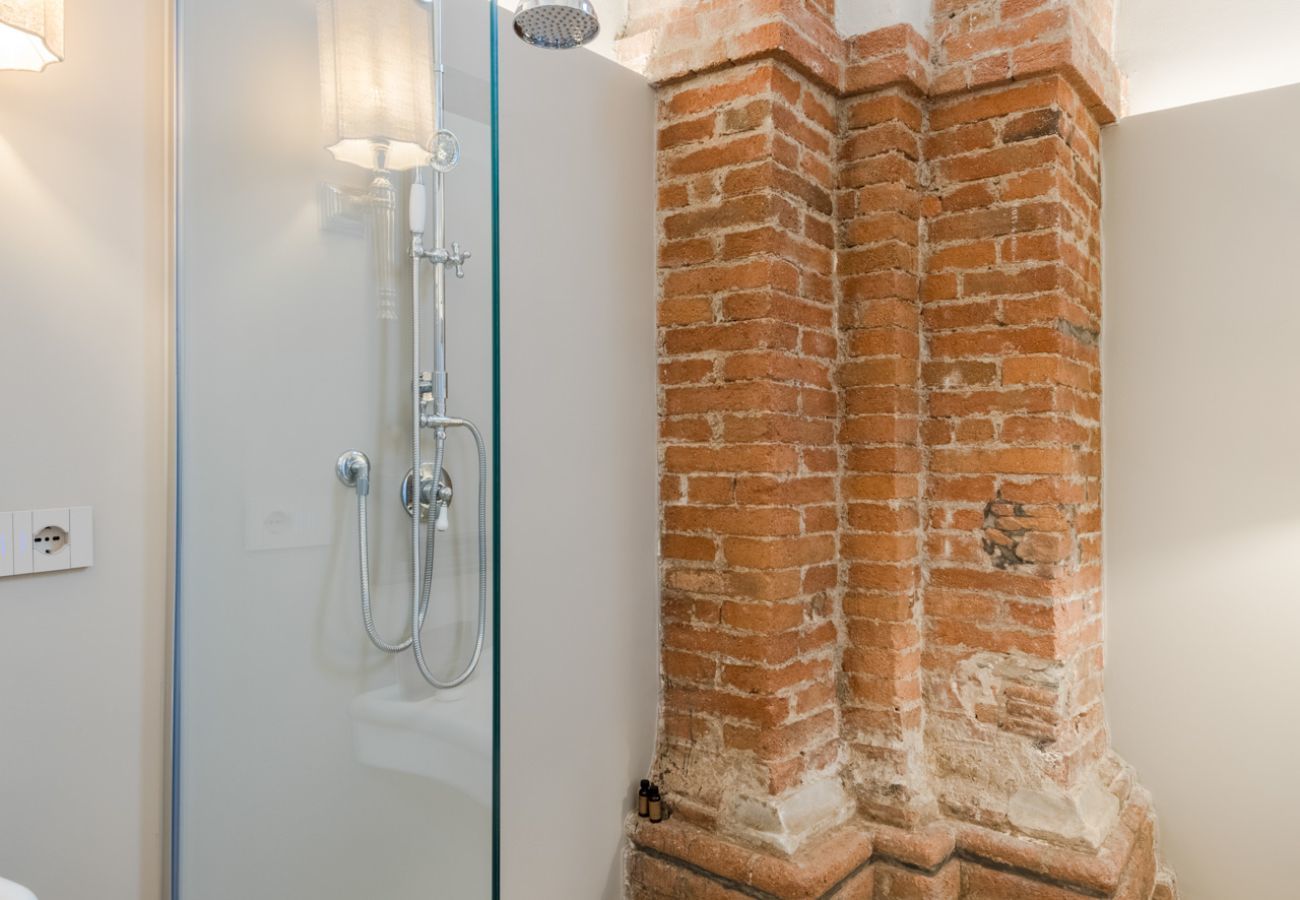 Appartamento a Lucca - Gallo Cedrone, a Home with Outdoor