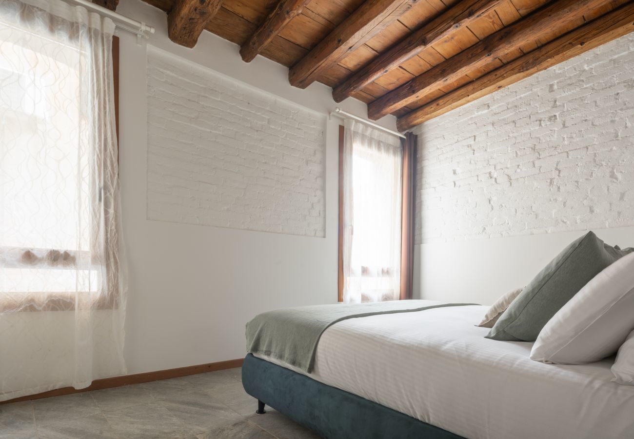Appartamento a Venezia - Castello  Apartment with Garden R&R