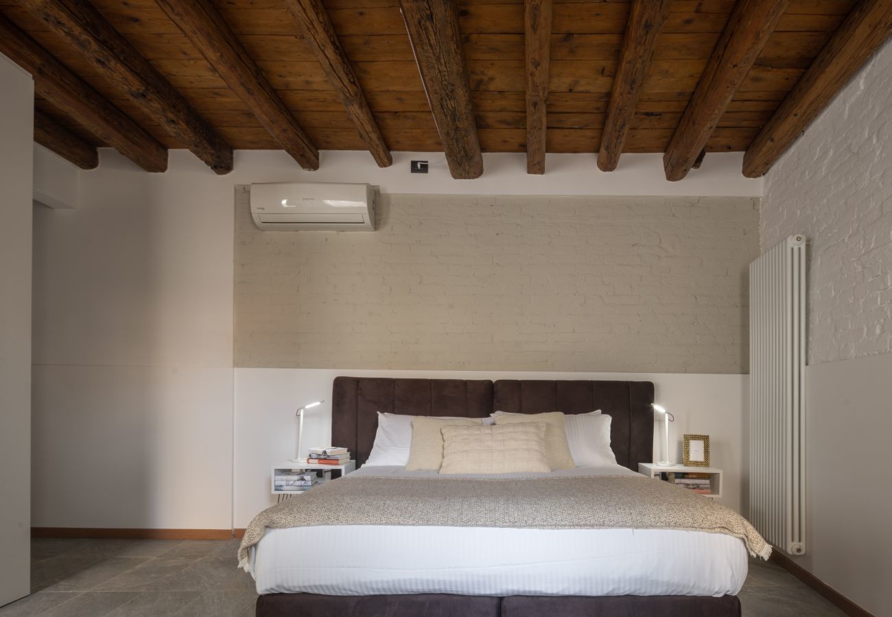 Appartamento a Venezia - Castello  Apartment with Garden R&R