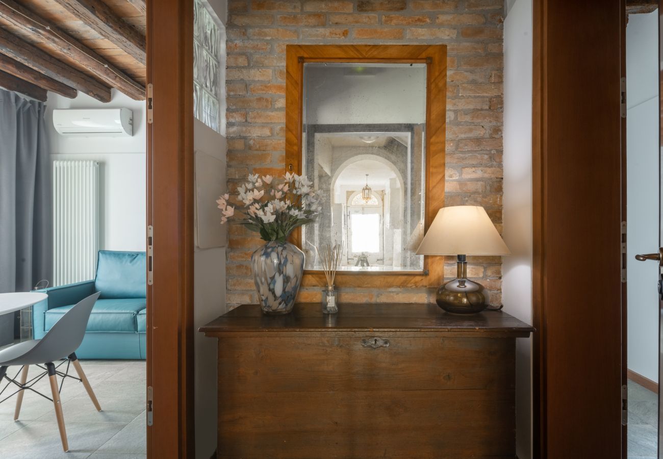 Appartamento a Venezia - Castello  Apartment with Garden R&R