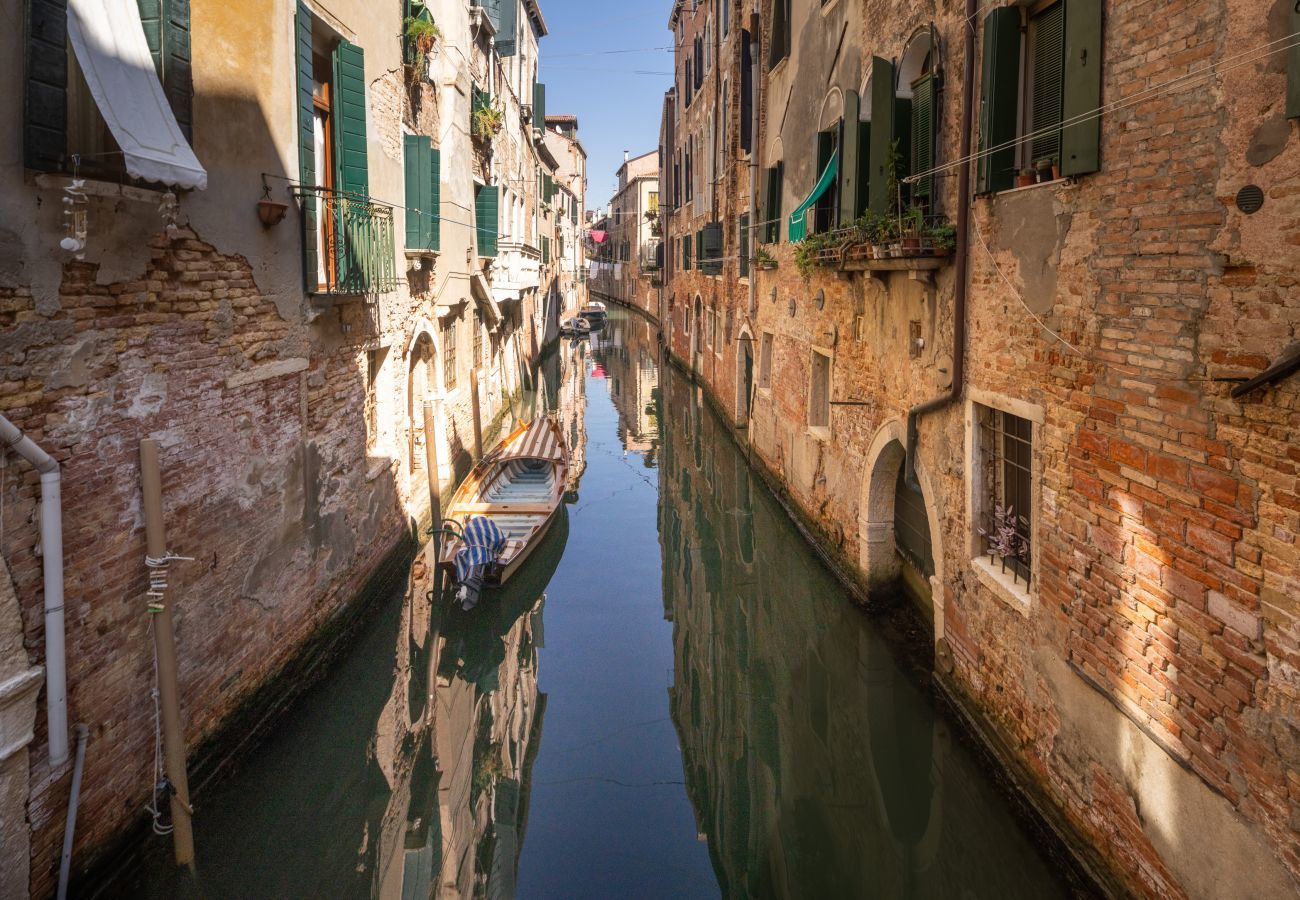 Appartamento a Venezia - Castello  Apartment with Garden R&R