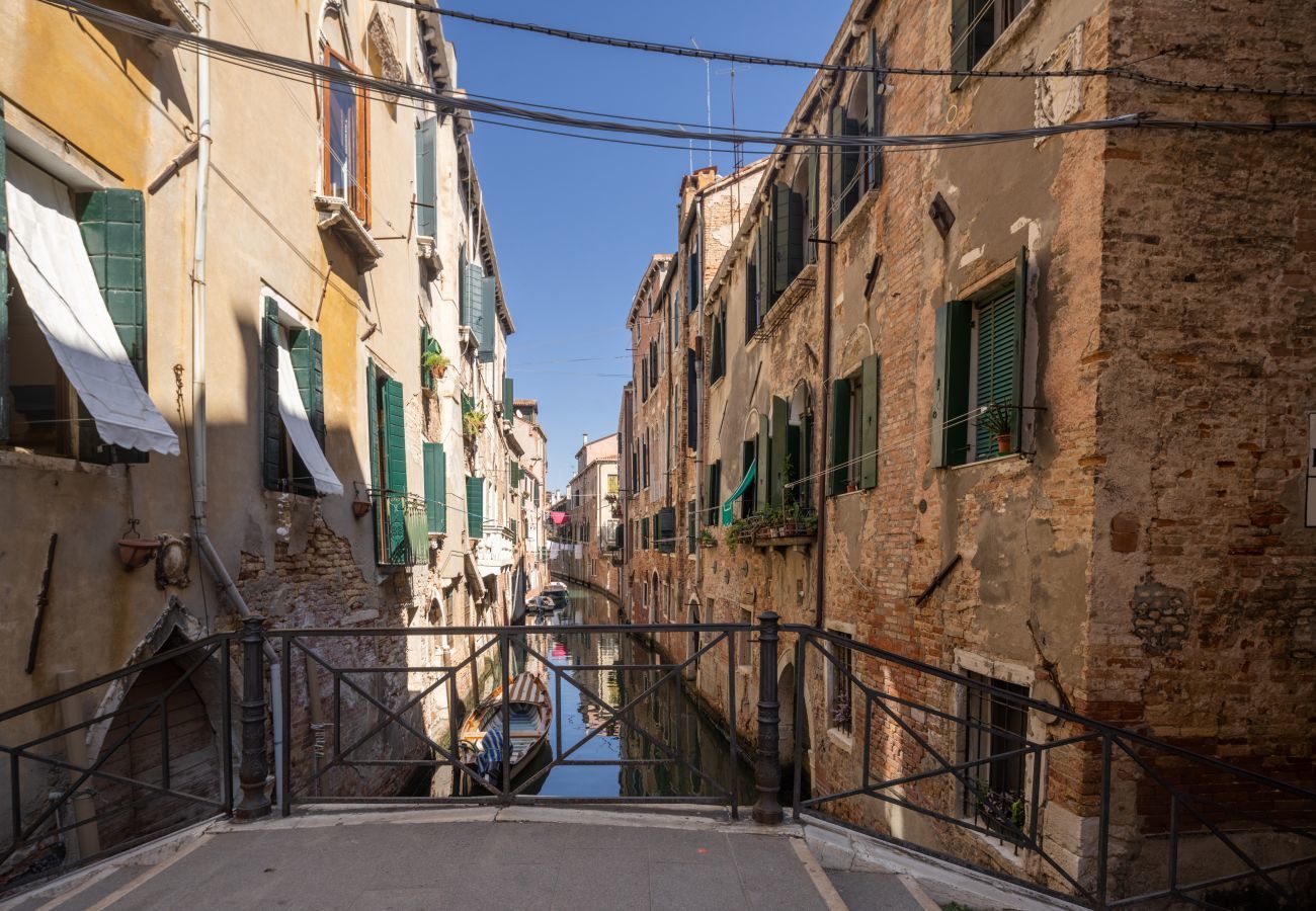 Appartamento a Venezia - Castello  Apartment with Garden R&R