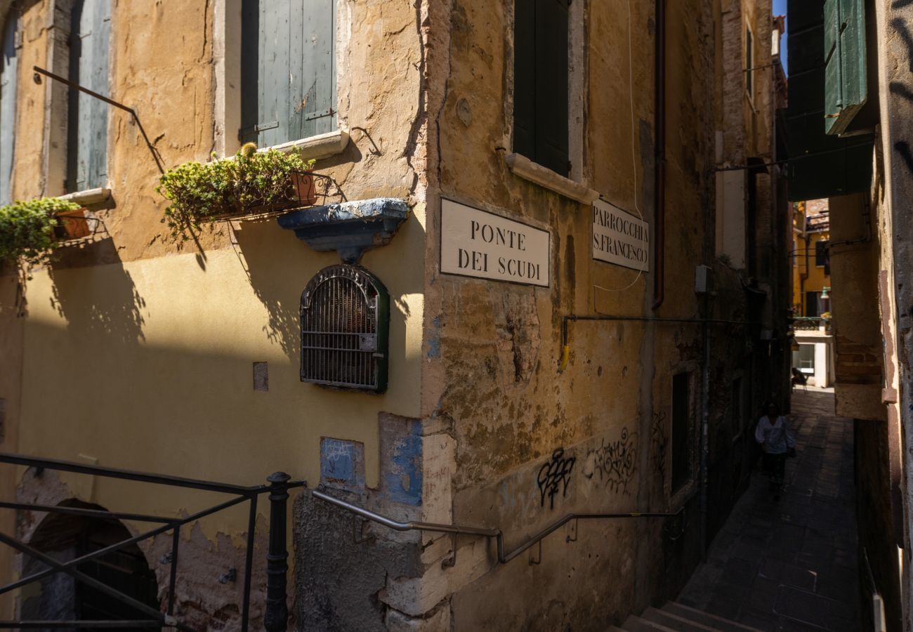 Appartamento a Venezia - Castello  Apartment with Garden R&R