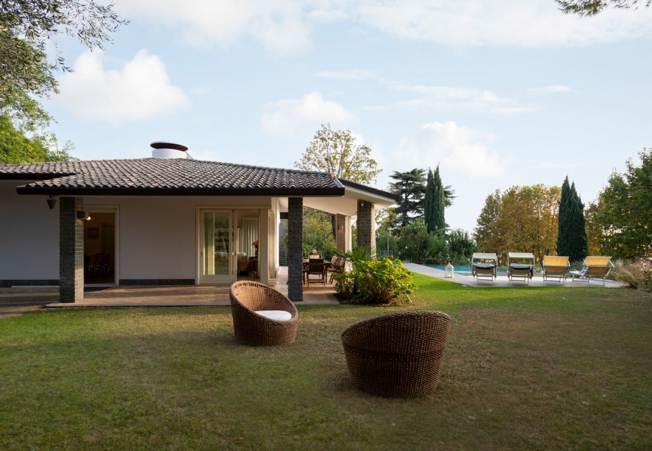 Villa a Bardolino - VILLA INFINITY