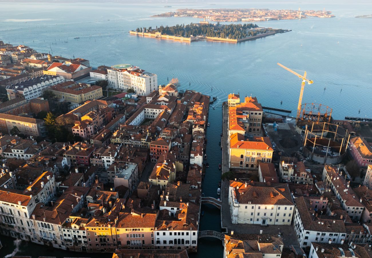 Appartamento a Venezia - Santa Giustina Canal View R&R