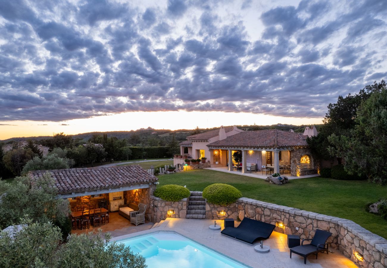 Villa Zenith - Villa con piscina privata in affitto in Costa Smeralda, ideale per vacanze di lusso in Sardegna