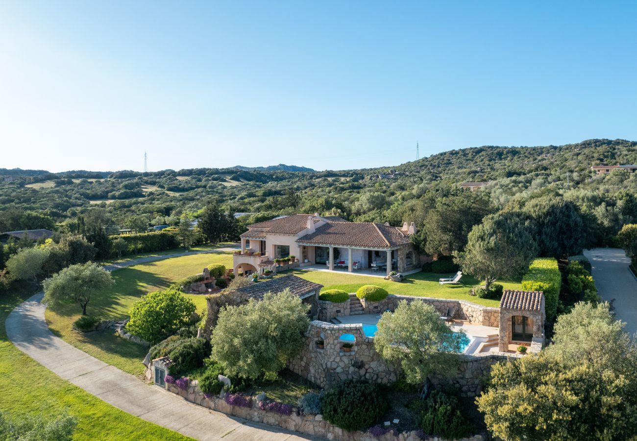 Villa Zenith - Villa in affitto con vista panoramica e piscina privata, perfetta per vacanze esclusive