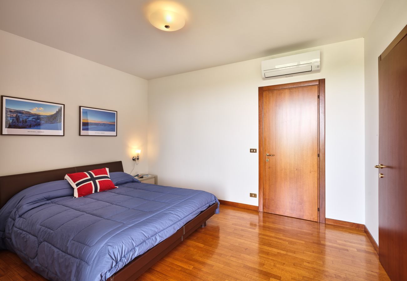 Villa a Lazise - VILLA CELEBRITY