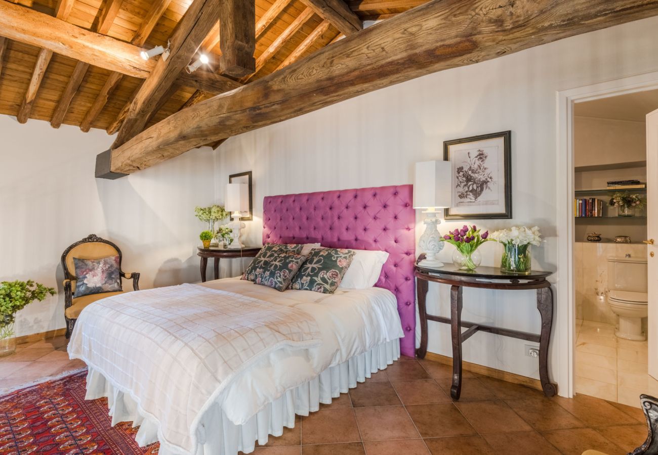 Villa a Lucca - La Chiesetta, an Antique Church with Pool