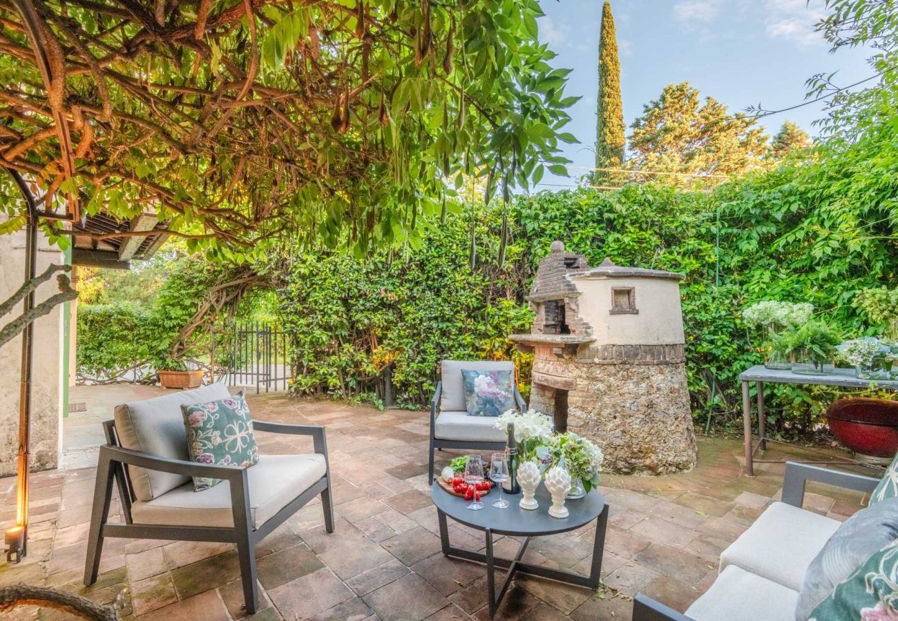 Villa a Lucca - La Chiesetta, an Antique Church with Pool