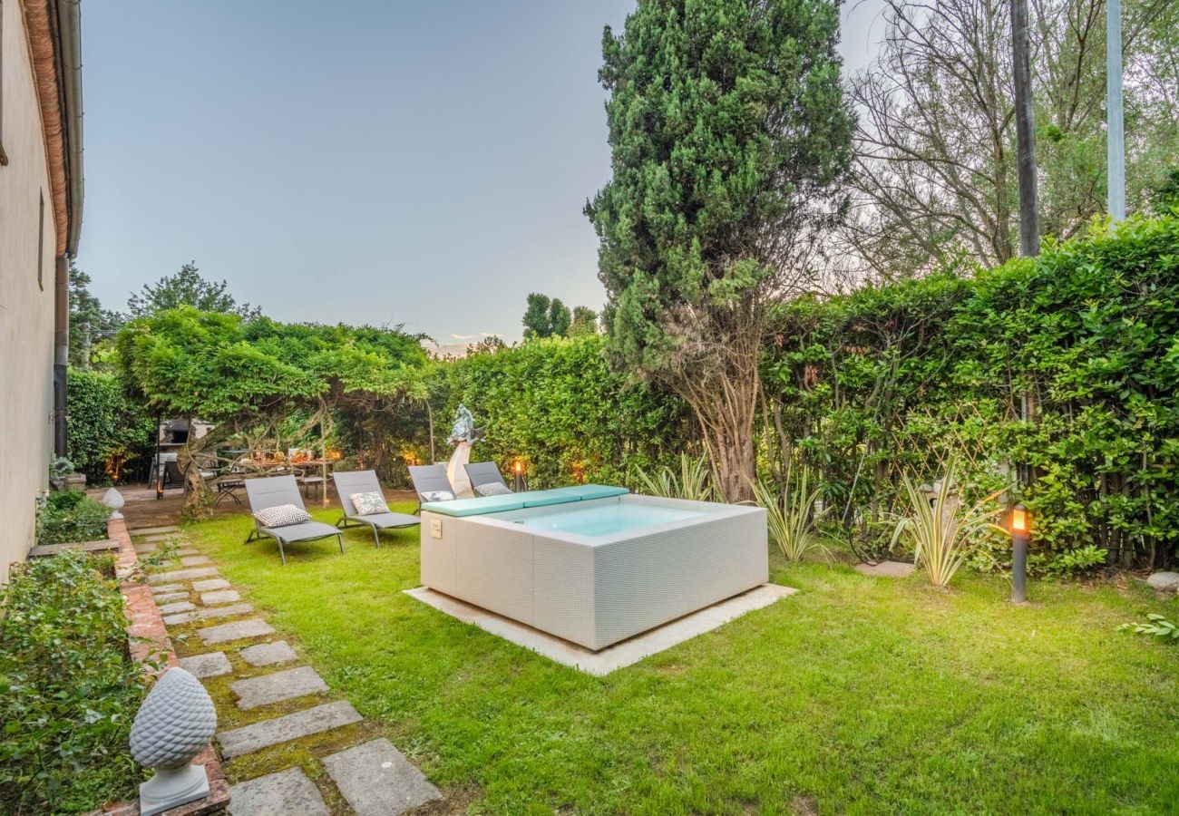 Villa a Lucca - La Chiesetta, an Antique Church with Pool