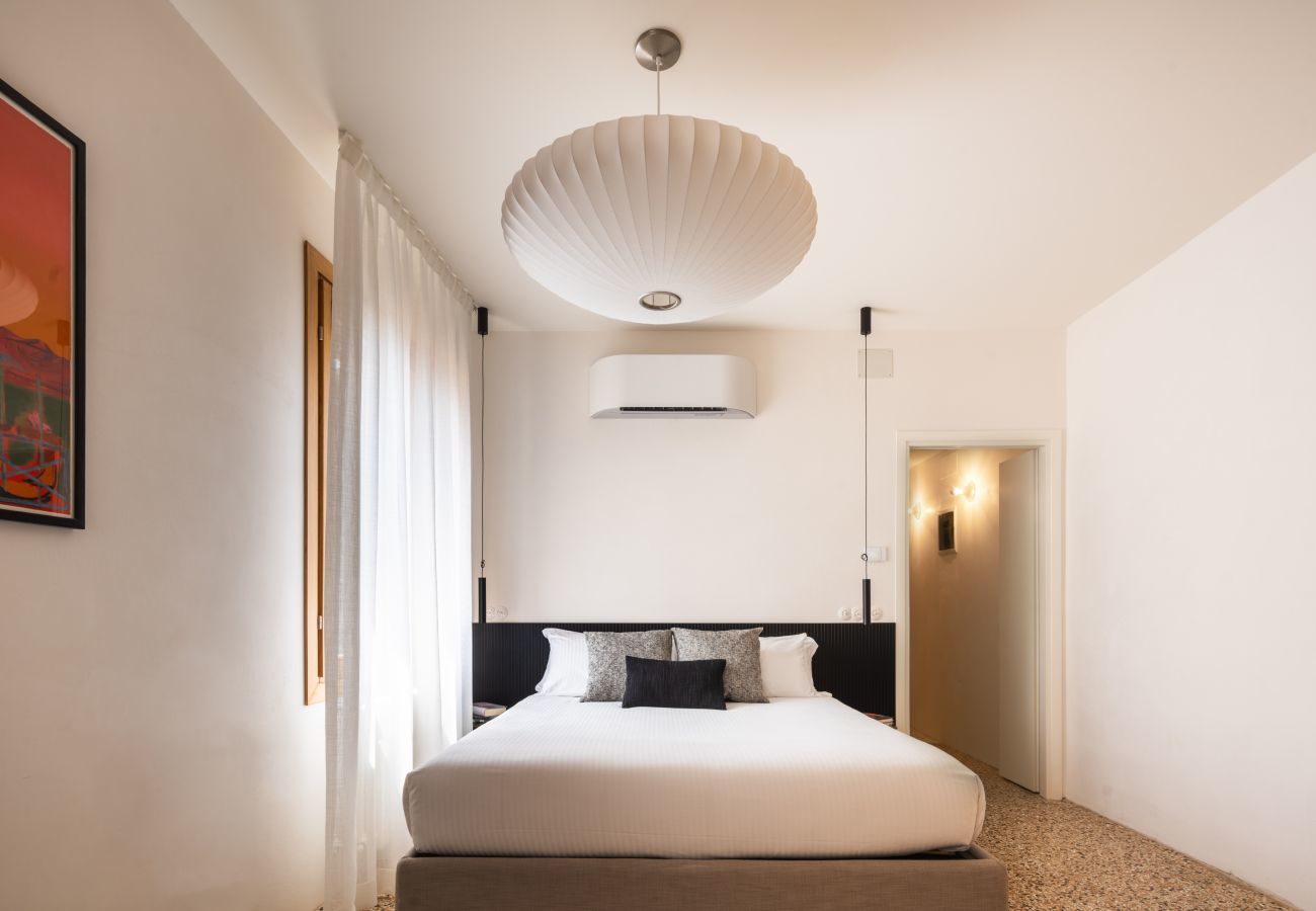 Appartamento a Venezia - San Domenico Apartment with Garden View R&R