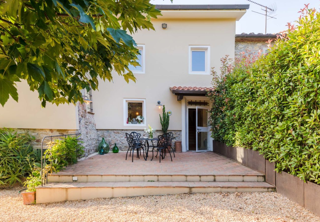 Villa a Monsummano Terme - Le Due Terre Farmhouse