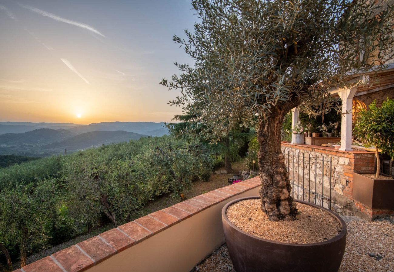 Villa a Monsummano Terme - Le Due Terre Farmhouse