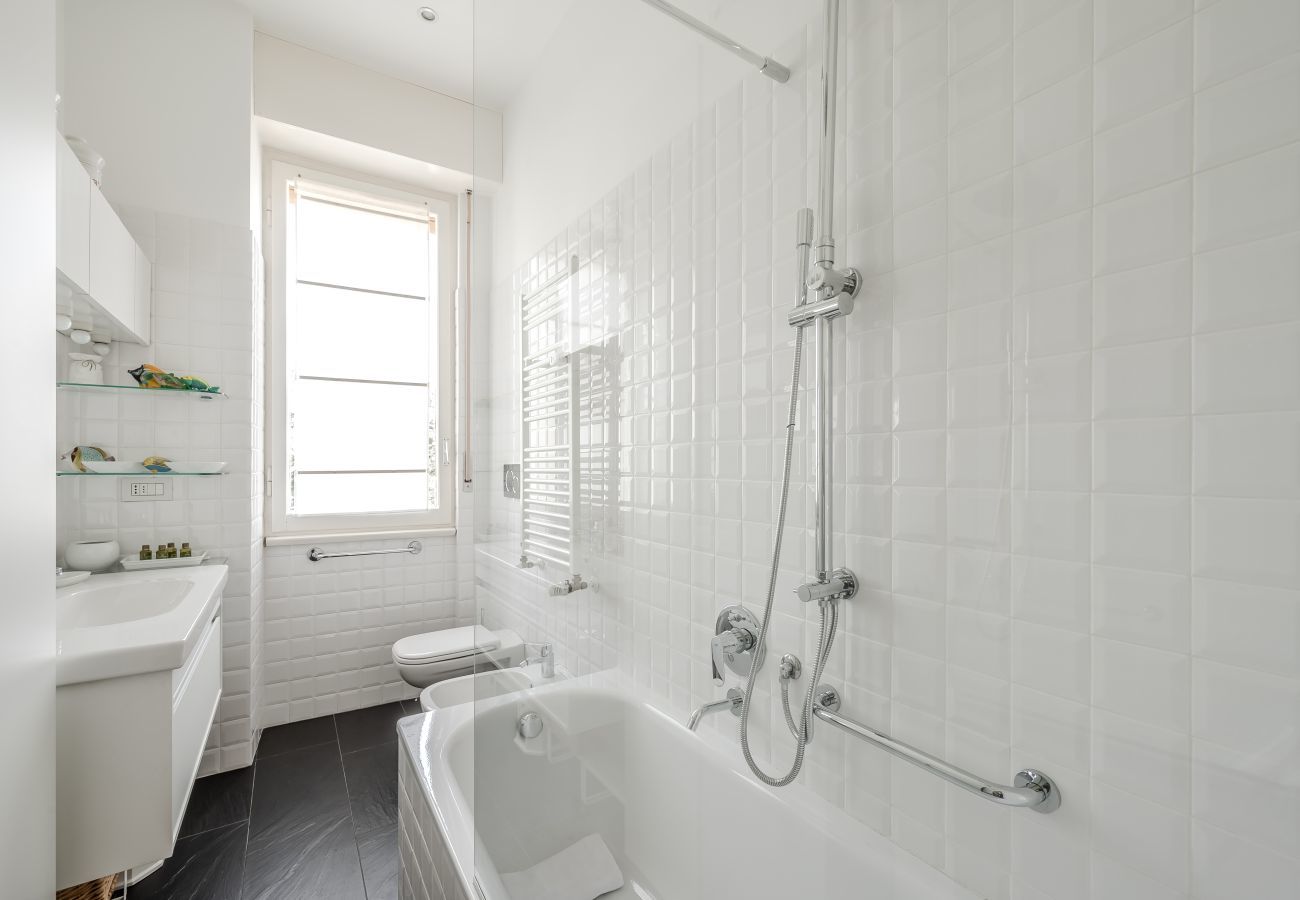 Appartamento a Milano - Ceradini Apartment with Balcony R&R