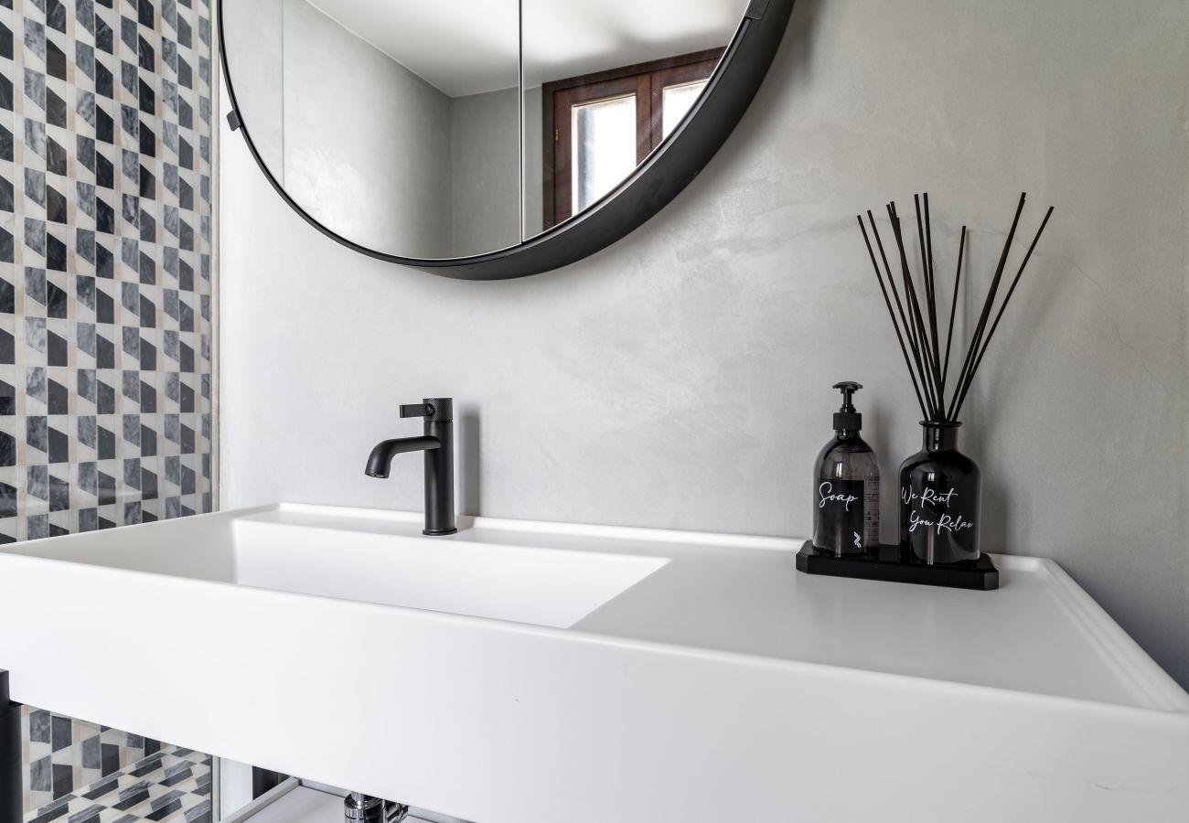 Appartamento a Venezia - San Barnaba Palace - Apartment with Terrace R&R