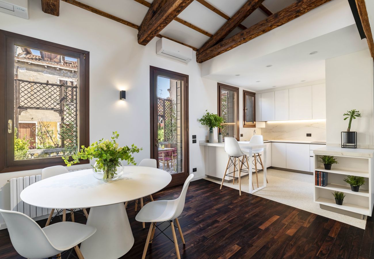 Appartamento a Venezia - San Barnaba Palace - Apartment with Terrace R&R