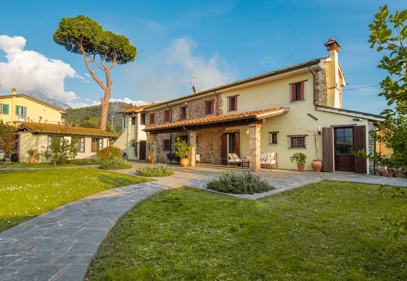 Villa a Pietrasanta - Villa Emilie