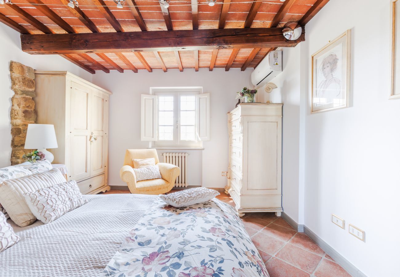 Villa a Montecatini alto - Tuscan Embrace