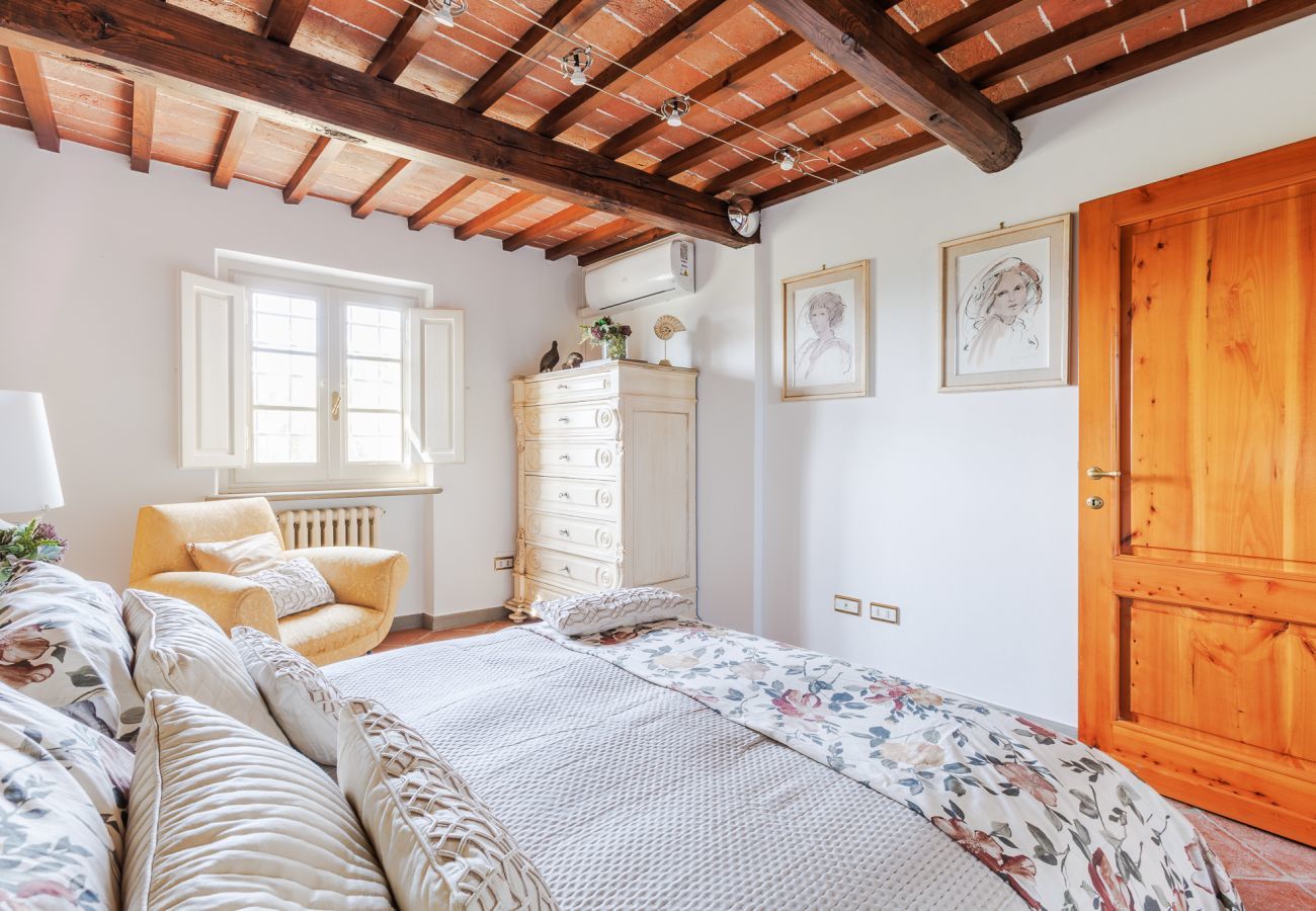 Villa a Montecatini alto - Tuscan Embrace