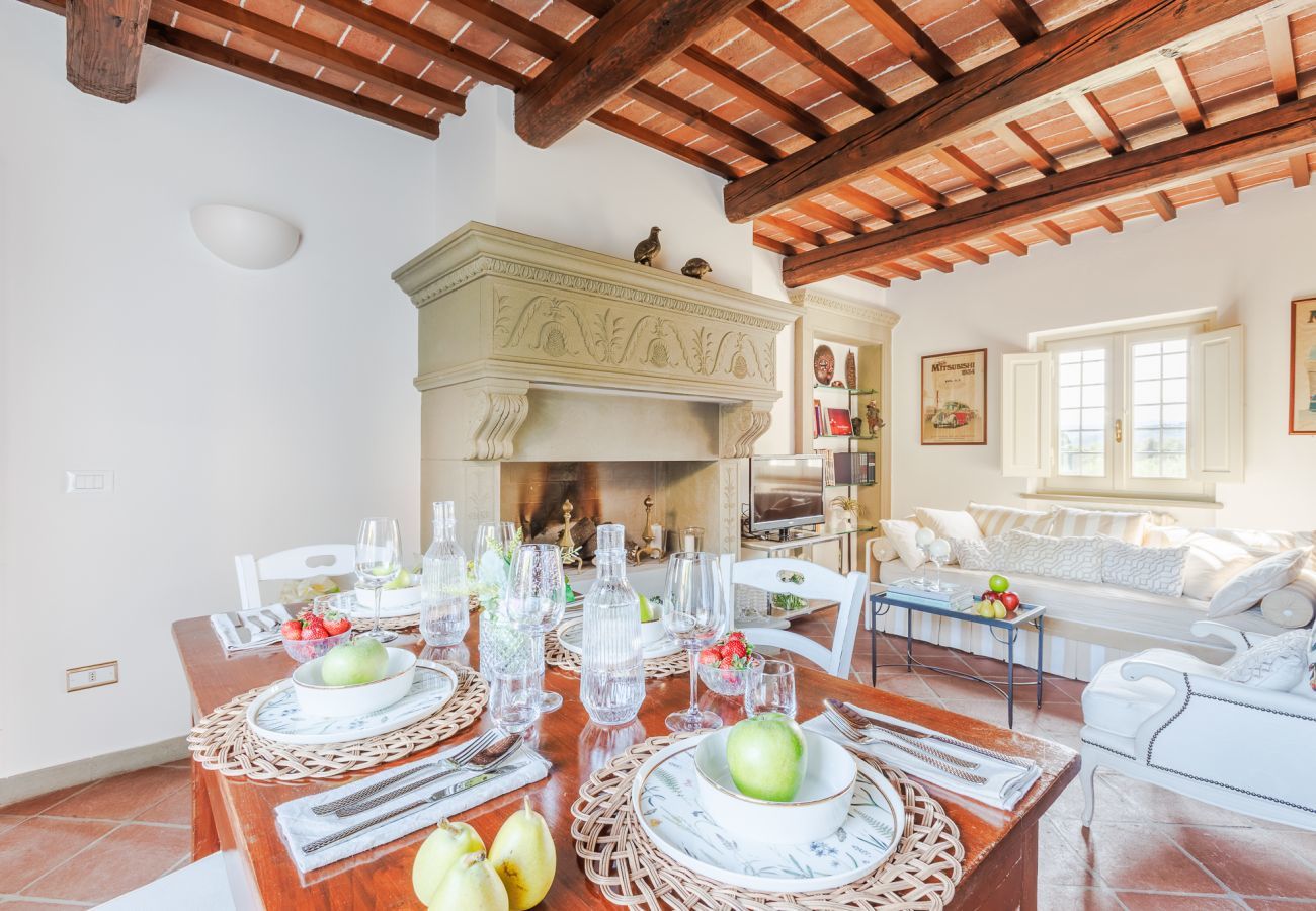 Villa a Montecatini alto - Tuscan Embrace
