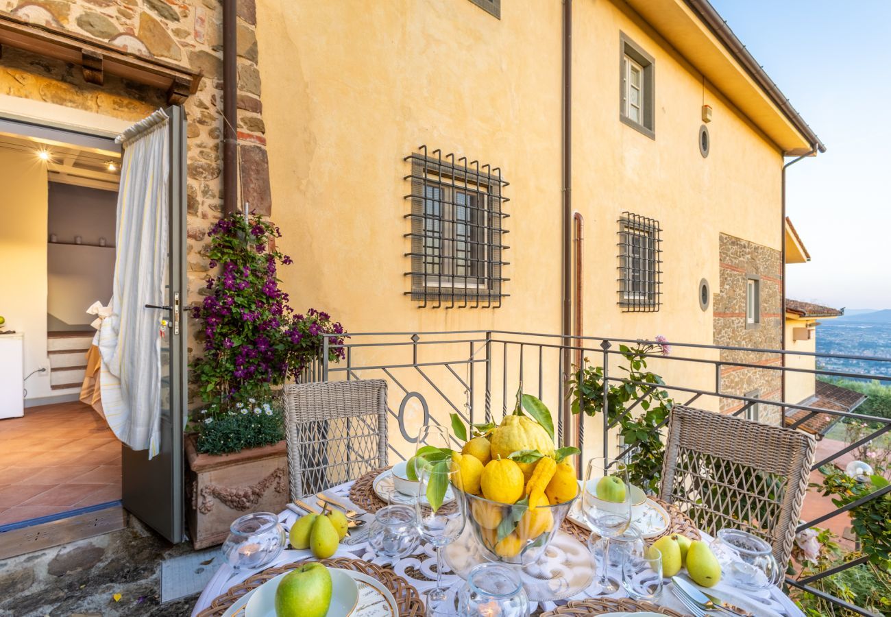 Villa a Montecatini alto - Tuscan Embrace