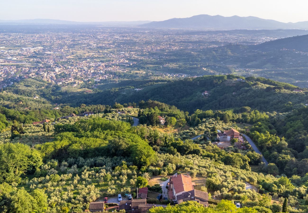 Villa a Montecatini alto - Tuscan Embrace