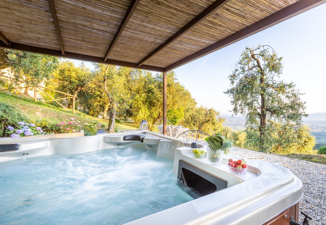 Villa a Montecatini alto - Tuscan Embrace