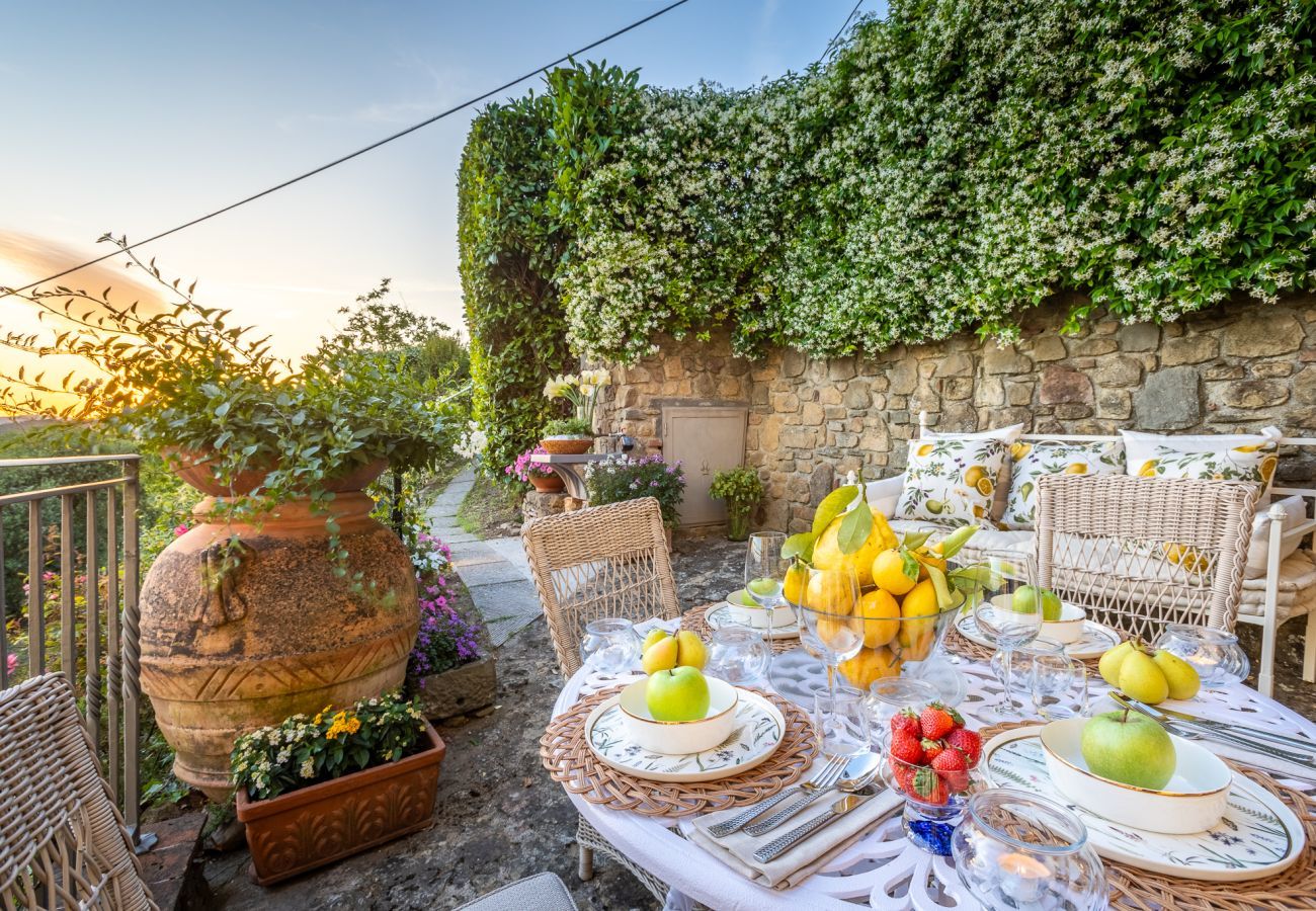 Villa a Montecatini alto - Tuscan Embrace