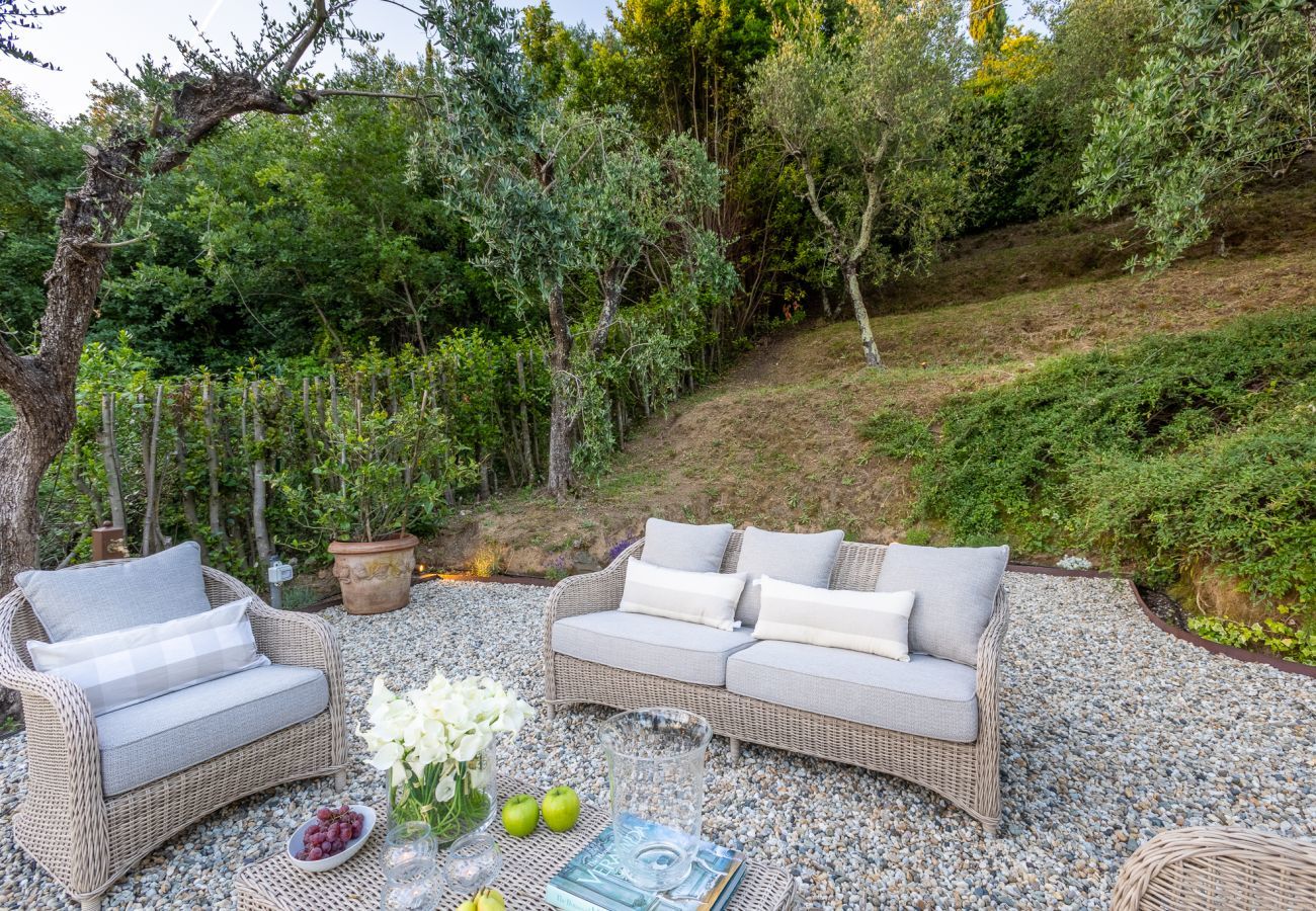 Villa a Montecatini alto - Tuscan Embrace