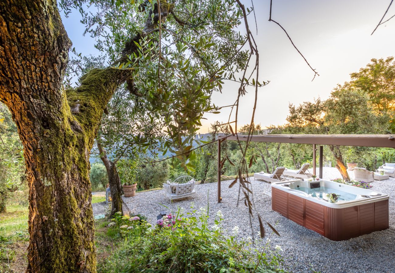 Villa a Montecatini alto - Tuscan Embrace