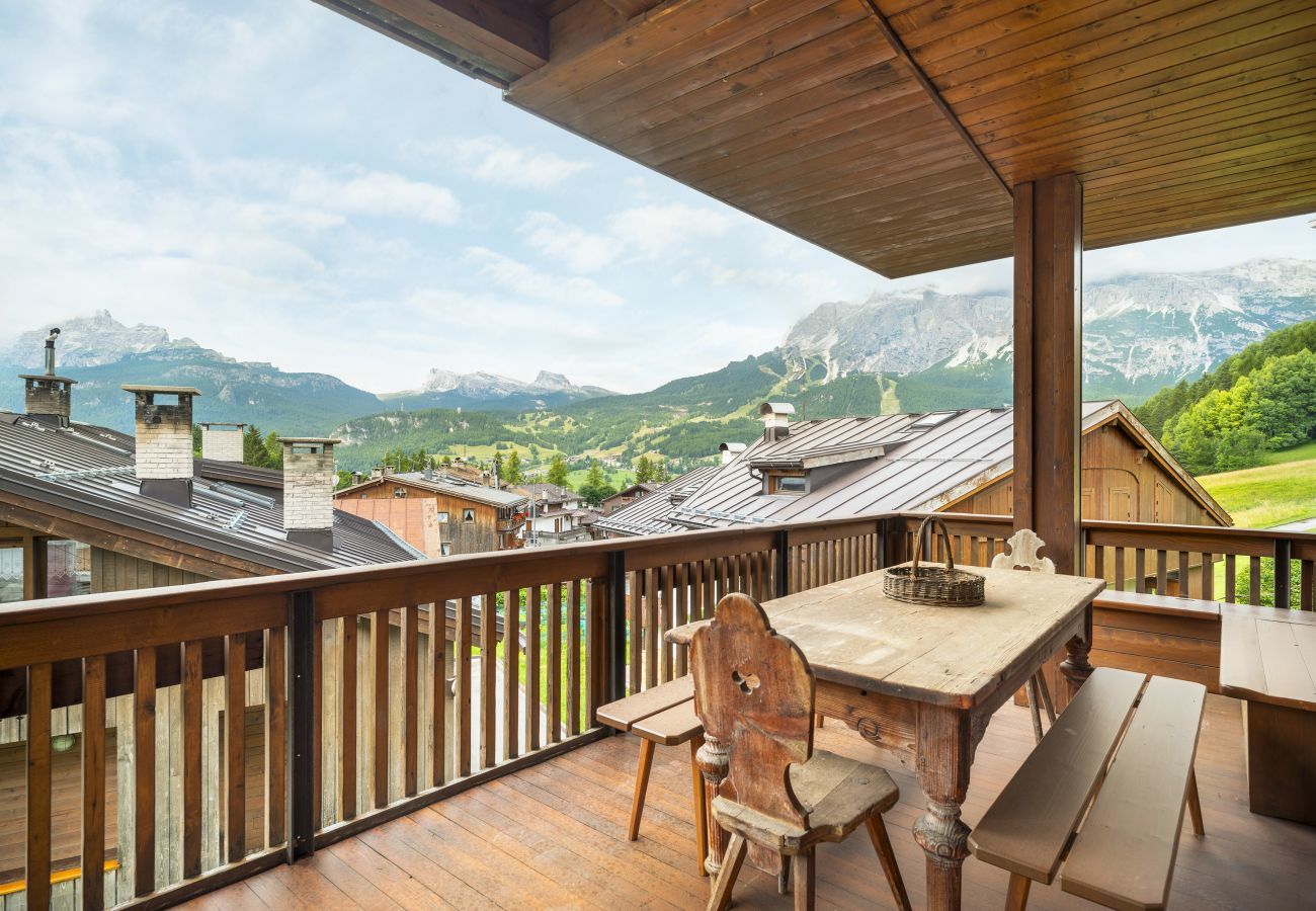 Appartamento a Cortina d´Ampezzo - Tofane View Apartment with Terrace R&R
