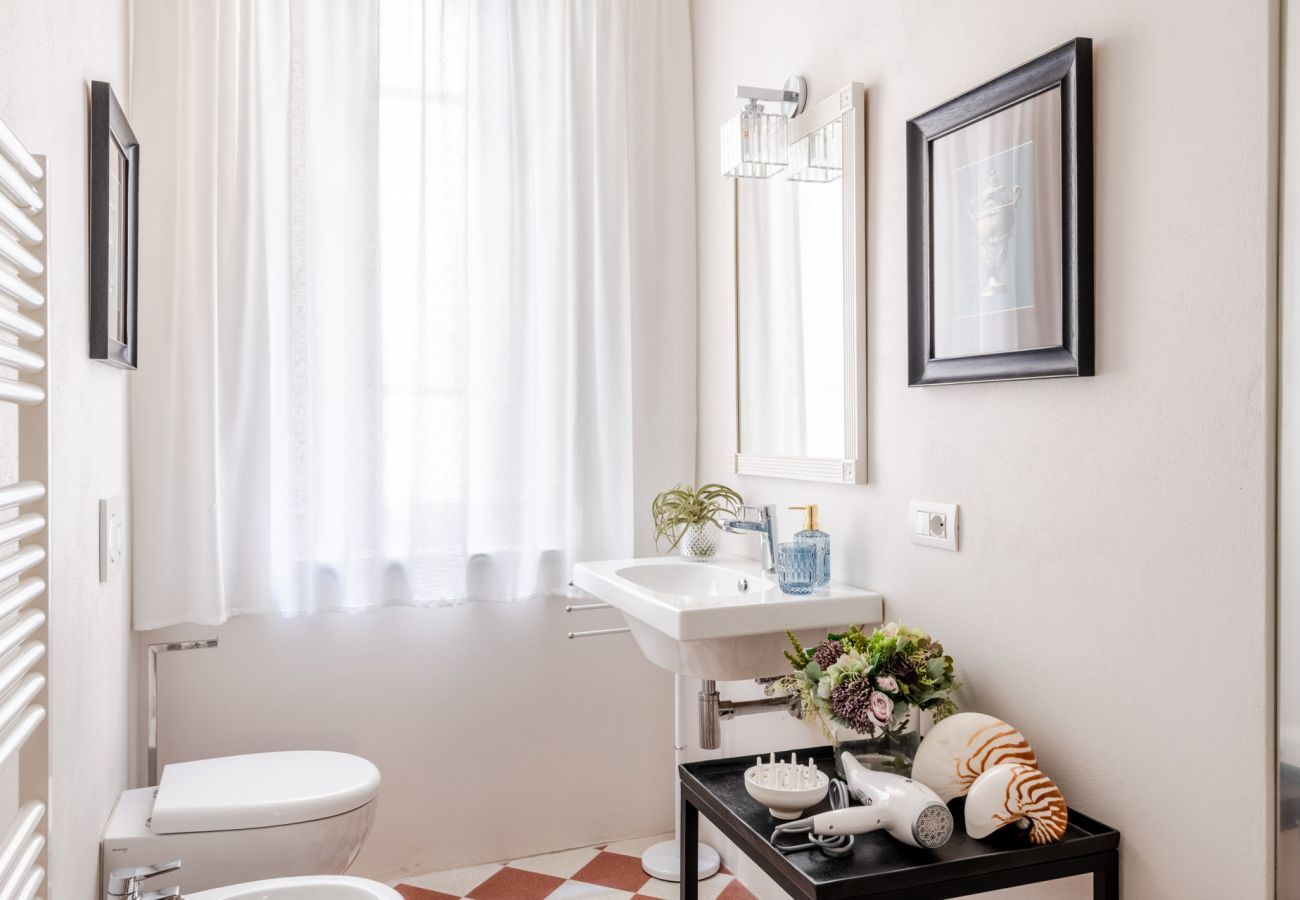 Appartamento a Lucca - The Fresco Tale, a Charming 3 Bedrooms Apartment