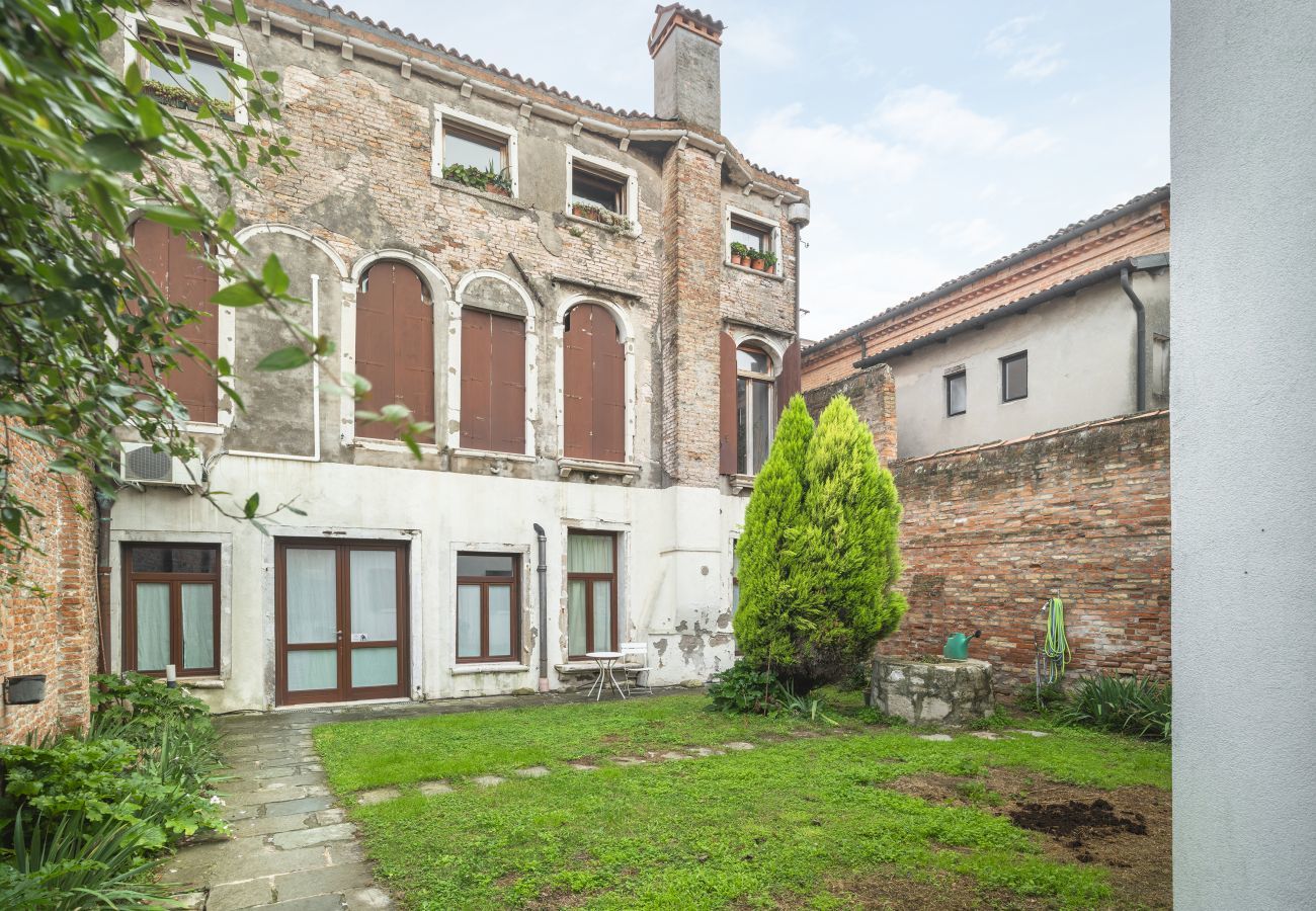 Appartamento a Venezia - Colorful Venetian Apartment R&R