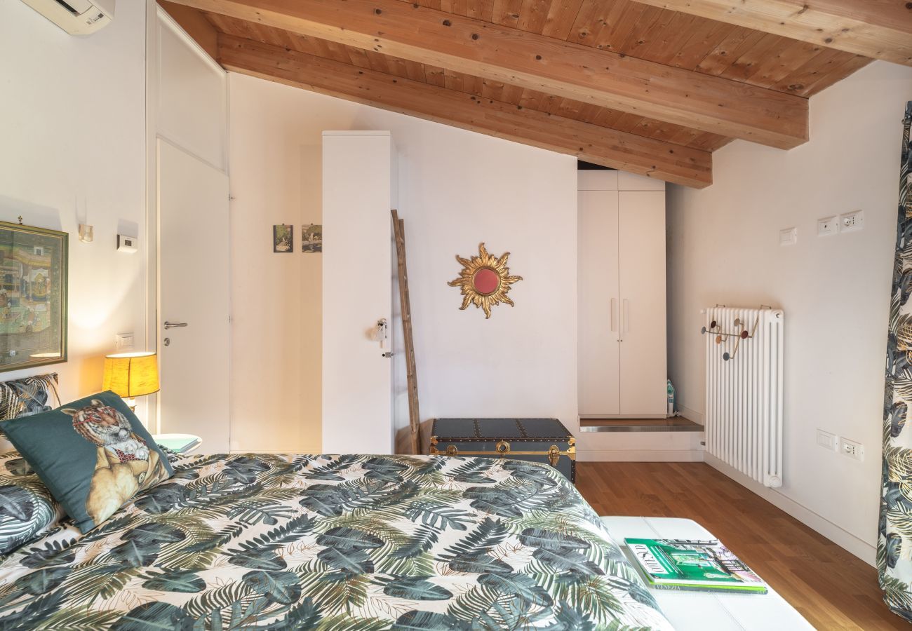 Appartamento a Venezia - Colorful Venetian Apartment R&R