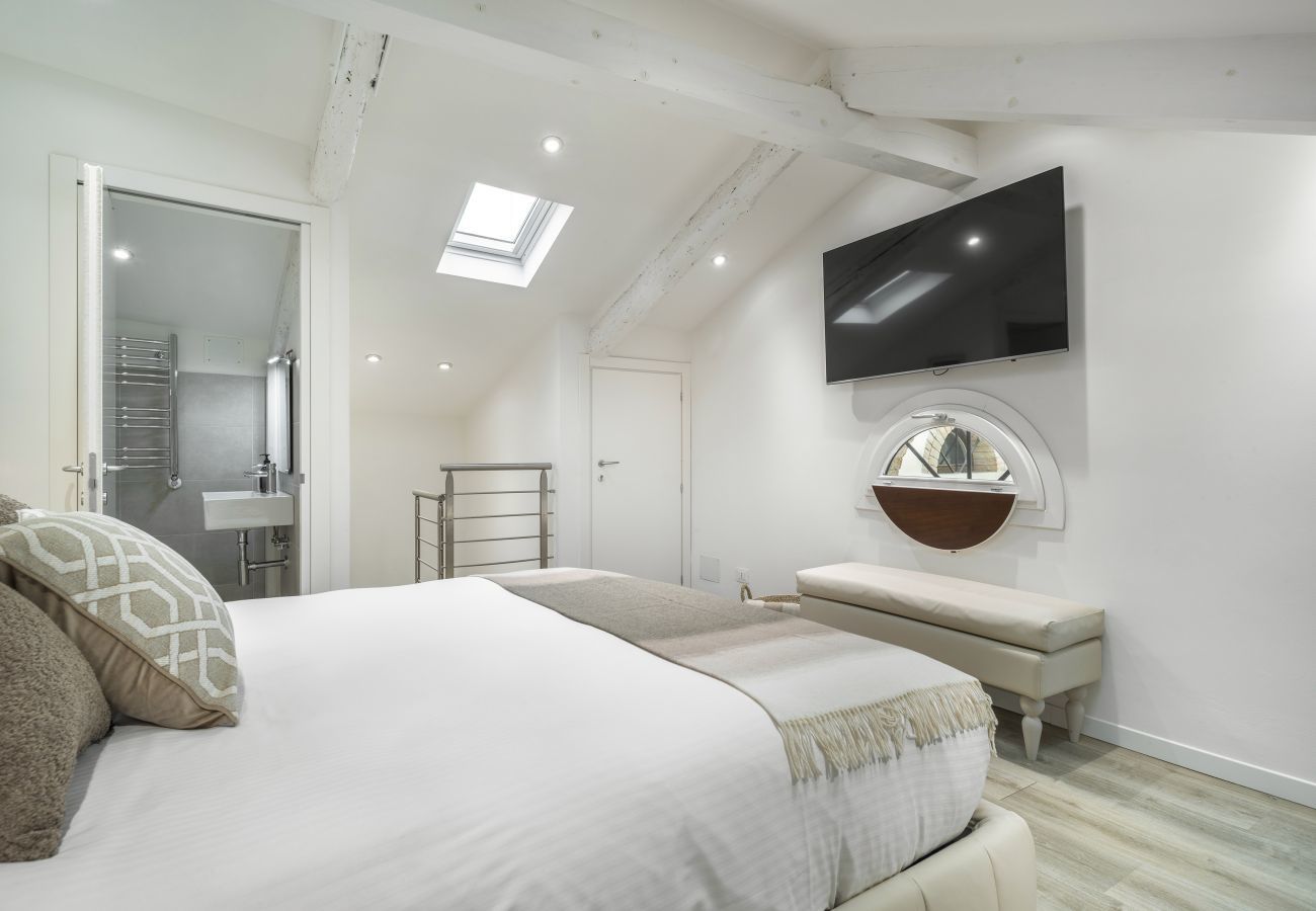 Appartamento a Venezia - Calle Varisco Apartment with Terrace R&R