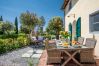 Ferienwohnung in Monte San quirico - Elisa Farmhouse Apartment in Wine Resort Ferienwohnung in Monte San quirico - Elisa Farmhouse Apartment in Wine Resort