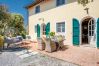 Ferienwohnung in Monte San quirico - Elisa Farmhouse Apartment in Wine Resort Ferienwohnung in Monte San quirico - Elisa Farmhouse Apartment in Wine Resort