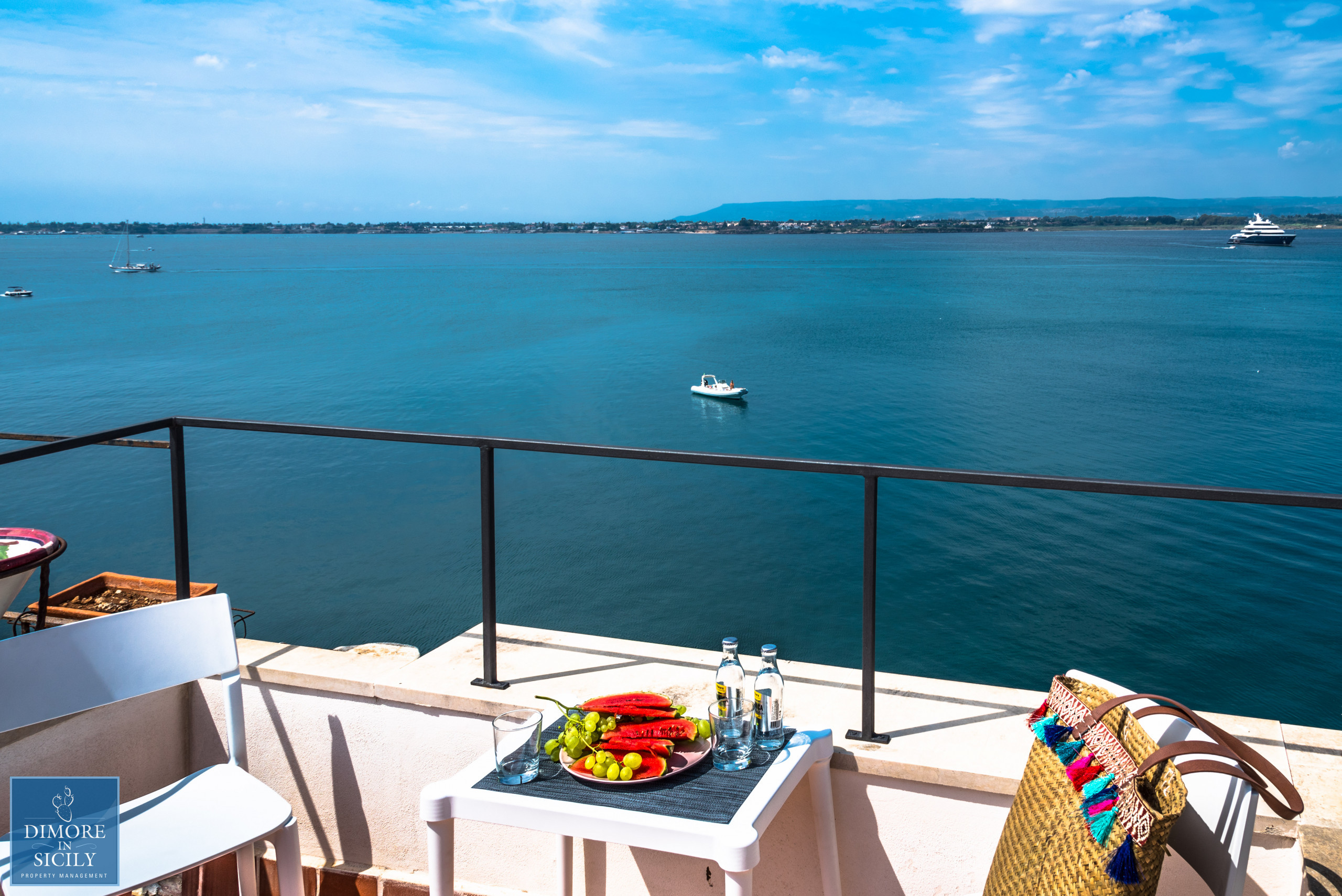  in Siracusa - Alfeo bellevue, romantica Suite con terrazza panoramica, by Dimore in Sicily