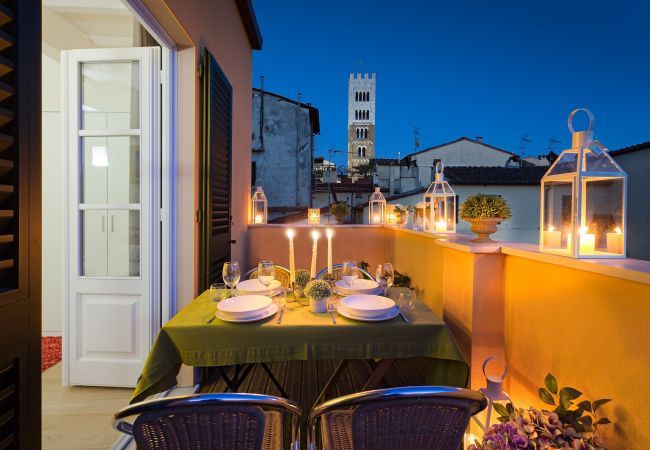 Ferienwohnung in Lucca -  Moderne, geräumige 2-Zimmer-Wohnung mit Terrasse und Aufzug