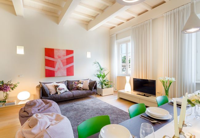 Ferienwohnung in Lucca -  Moderne, geräumige 2-Zimmer-Wohnung mit Terrasse und Aufzug