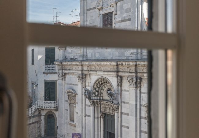 Ferienwohnung in Lucca -  Moderne, geräumige 2-Zimmer-Wohnung mit Terrasse und Aufzug