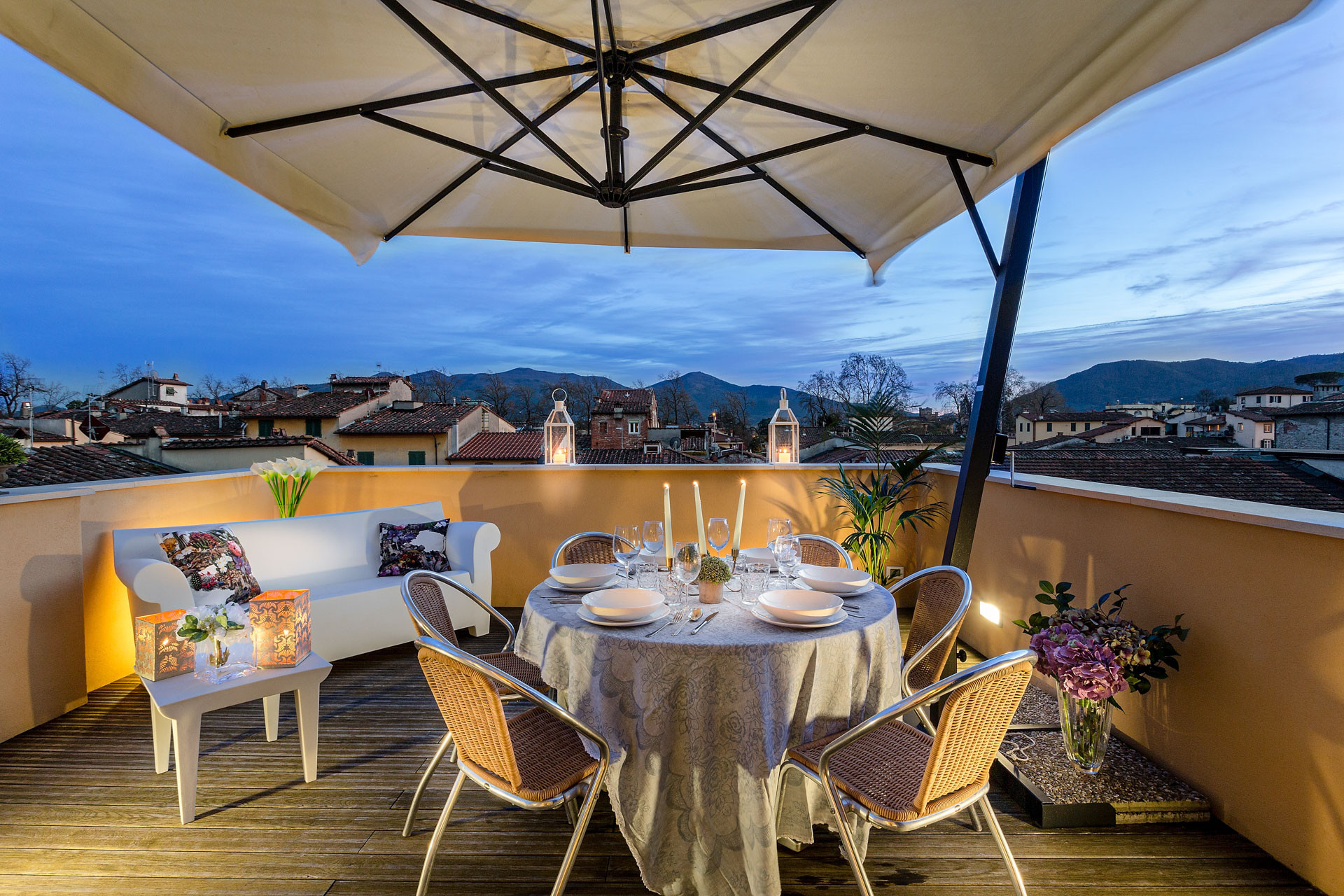  in Lucca - Atemberaubende Ausblicke auf Lucca von einer geräumigen, möblierten Terrasse in den Mauern