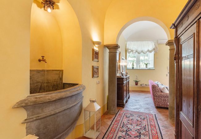 Ferienwohnung in Lucca - Spacious Ground Floor Apartment with Private Garden Inside the Walls of Lucca