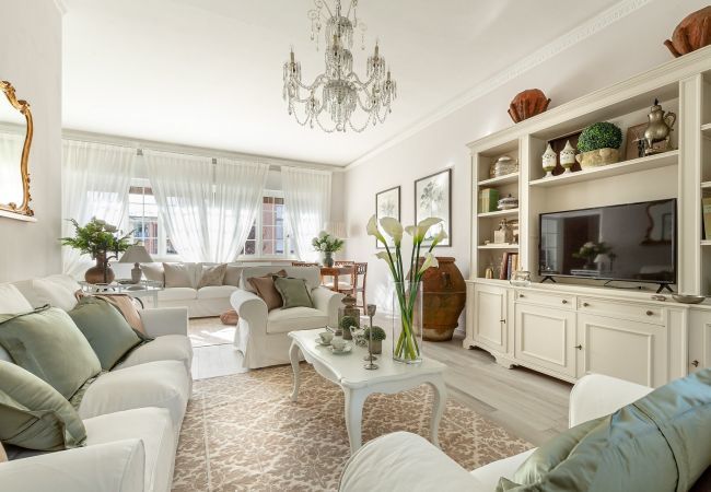 Villa in Lucca - VILLA OLIVIA: a New Luxury Villa with Garden in Lucca with PARKING