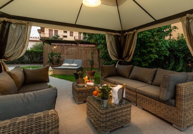 Villa in Lucca - Villa Olivia Villa in Lucca - Villa Olivia