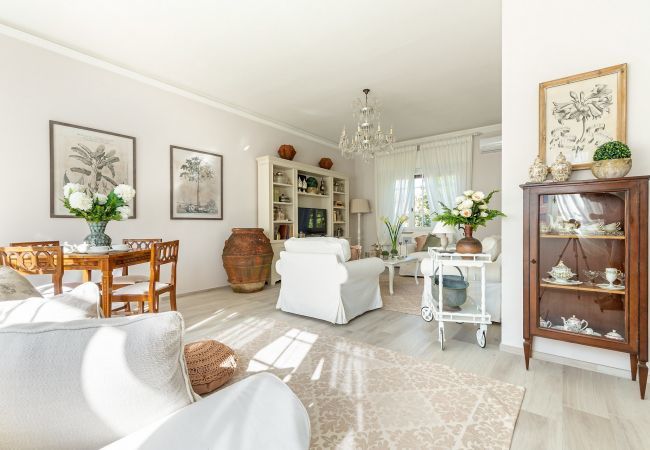 Villa in Lucca - VILLA OLIVIA: a New Luxury Villa with Garden in Lucca with PARKING