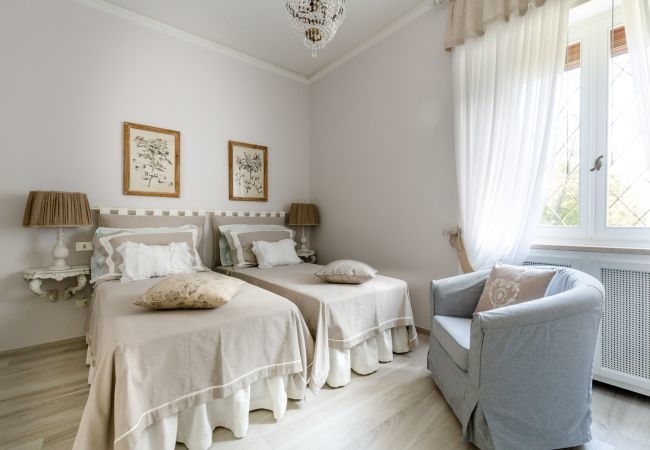 Villa in Lucca - Villa Olivia Villa in Lucca - Villa Olivia