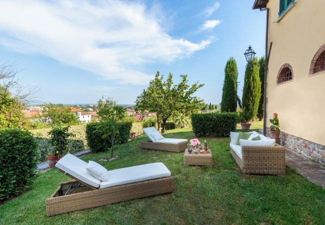 Villa in Uzzano - Rosyabate Cottage Villa in Uzzano - Rosyabate Cottage