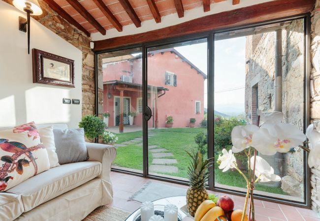 Villa in Capannori - Villa with Private Pool on the Lucca Hills in S. Andrea di Compito